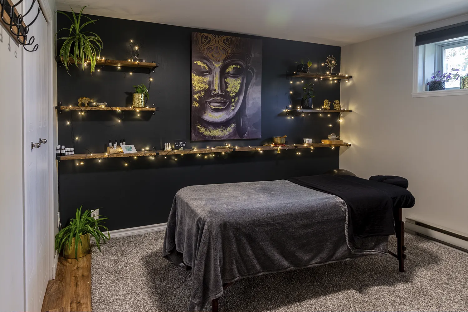 Espace de soin holistique et ambiance zen chez Mouvement Essĕre Blainville